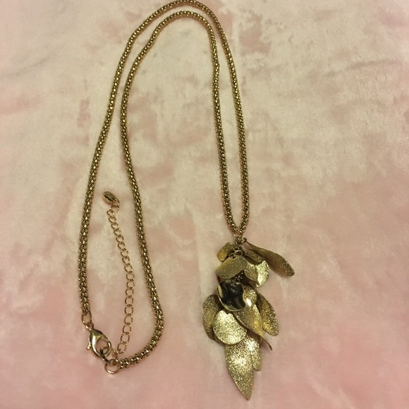 Gold tone Necklace - Picture 3 of 6